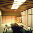 料亭は料理や芸だけでなく建物や床の間調度品や美術品など日本文化を堪能できる装置