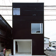 潔いほど四角のみで構築でできている無駄のない外観