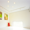 シンプルモダンなアートスペース