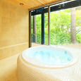 緑を眺めながらのバスタイム