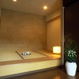 上がり框に腰掛けておしゃべり