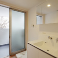 便利な洗面横のバルコニー