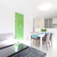 グリーンの引戸がアクセントのLDK