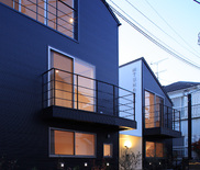 ＭＴＵＨＡＵＳ〈スリット状の中庭を持つ独立型アパートメント〉