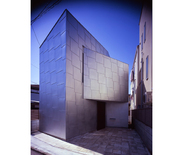 House_EN - 妻はキッチン・夫は外壁の家 -