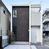 東向き都市型コンパクトハウス「土間と透け天井の家」