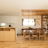 大きな吹抜けと住み心地にこだわった､家族思いの家