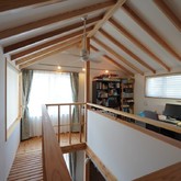 広がりを感じる設え－素材感の引き立つナチュラルモダンな邸宅｜千葉・検見川の住まい