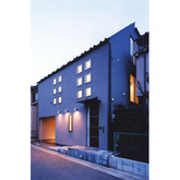 ひばりが丘の家(2つの鉄骨階段のある家）