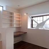 耐震補強のブレースが部屋のアクセントに