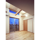 ハイサイドライトから光が差し込む