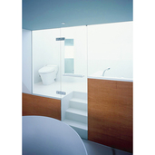 シンプルシックなホテルタイプのバスルーム