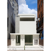 真白で統一されたコンパクトな外観