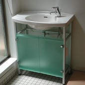 小さなアパートでは省略されがちな洗面スペース