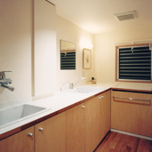 洗面スペースも換気や通風を良くしてアレルギー対策