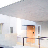 玄関アプローチ