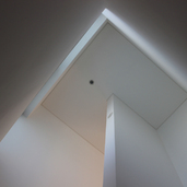 金沢文庫の家　階段上