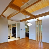 リビングからキッチン側を見る