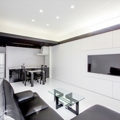 ハイサイドライトで明るいリビング