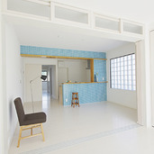 かわいいモザイクタイルのキチンカウンター