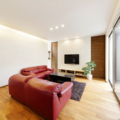 埋め込み照明でフラットな室内