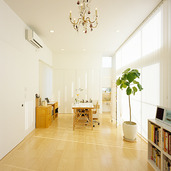 天井が高い広々リビング