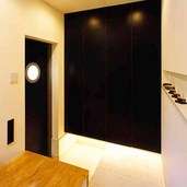 シンプルモダンな玄関スペース