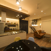 照明器具を上手に使い、光のボリュームバランスをこだわり抜いたLDK