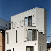 すっきりとシンプルなベランダ