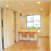 明るく広々としたリビング