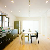 ブラックがキーカラーのダイニング