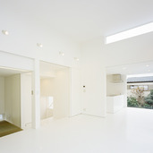 リビングから外を見る