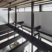 居間上部の吹抜