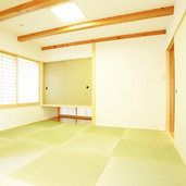 梁を設置した風格のある和室