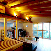 都会の隠れ家のような家