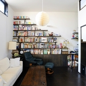 リビングの本棚