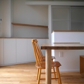 温かい気持ちになる家具の木質