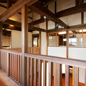 和風な建具とモダンな空間