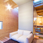 リビングからスキップした寝室を見る