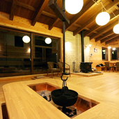 木の温かみを照らし出す照明デザイン