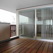 ３階バルコニーの大窓が２階のリビングへ優しい光を届ける