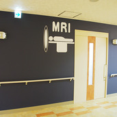 目的別に色分けされた壁面