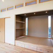 くつろげるこあがりスペースのあるリビング