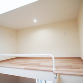 トップライトで明るいロフト部分