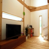 吹き抜けのリビング