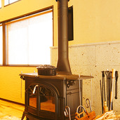 リビングに設置された暖炉