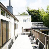 大きなテーブルを置いても広々テラス