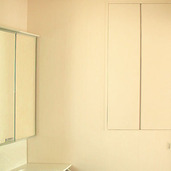 洗面室にある階段上収納