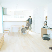 家族が集うリビングダイニング