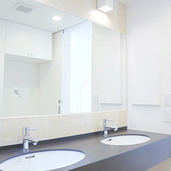 ２つの洗面ボールを設置